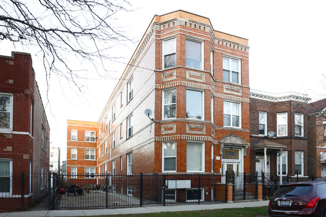 2610 W Thomas St in Chicago, IL - Building Photo - Building Photo