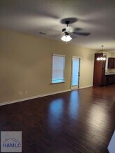 1598 Longleaf Ct in Hinesville, GA - Foto de edificio - Building Photo