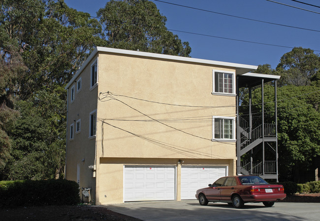 1801 Brentz Ln in San Pablo, CA - Foto de edificio - Building Photo