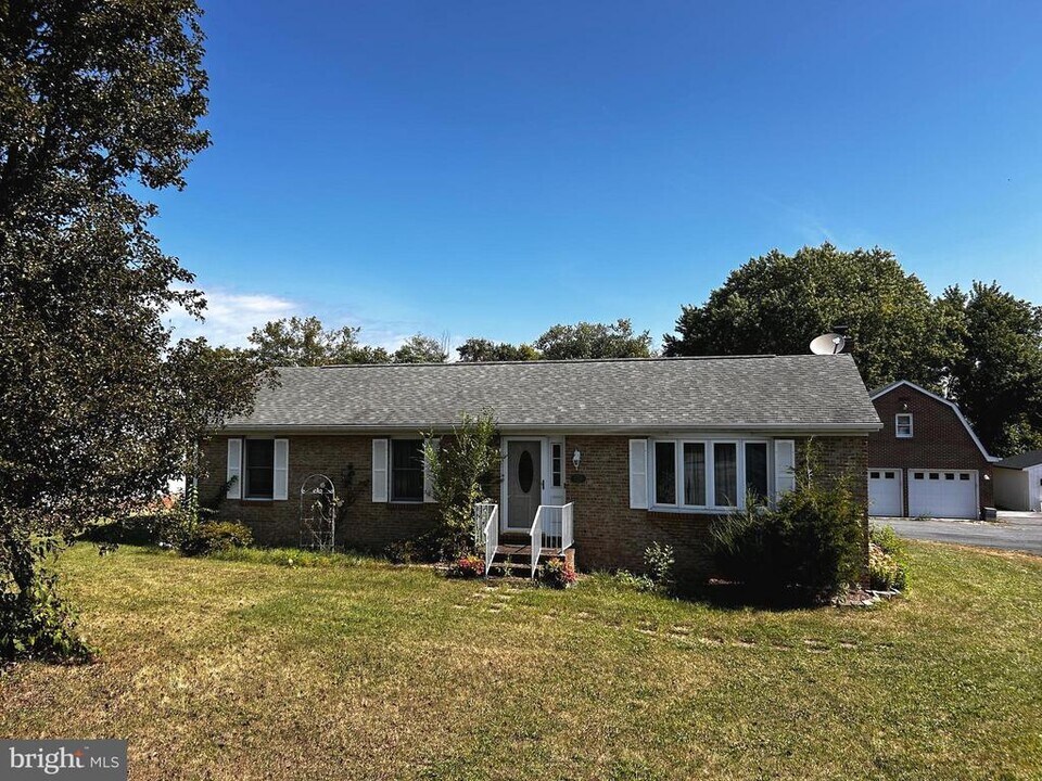 3290 Shawnee Dr in Winchester, VA - Building Photo