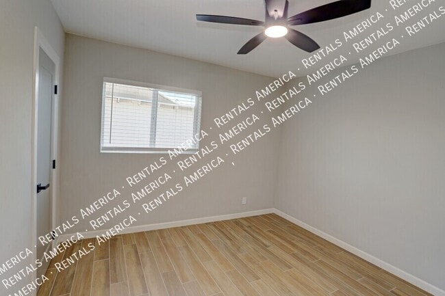 4733 E 18th St in Tucson, AZ - Foto de edificio - Building Photo