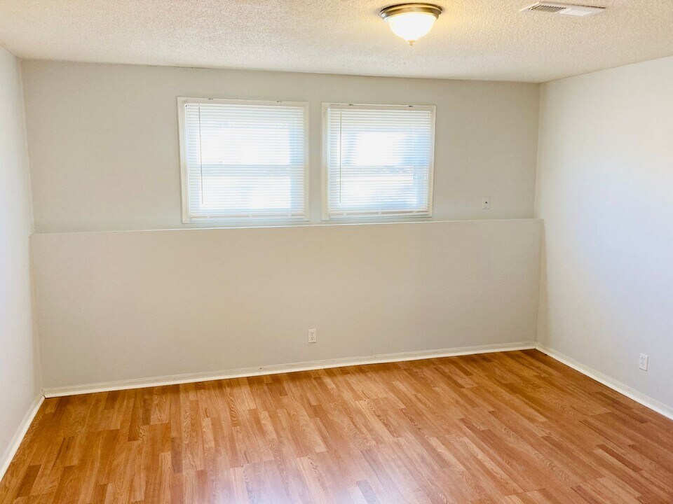 810 W 11th St in Junction City, KS - Building Photo