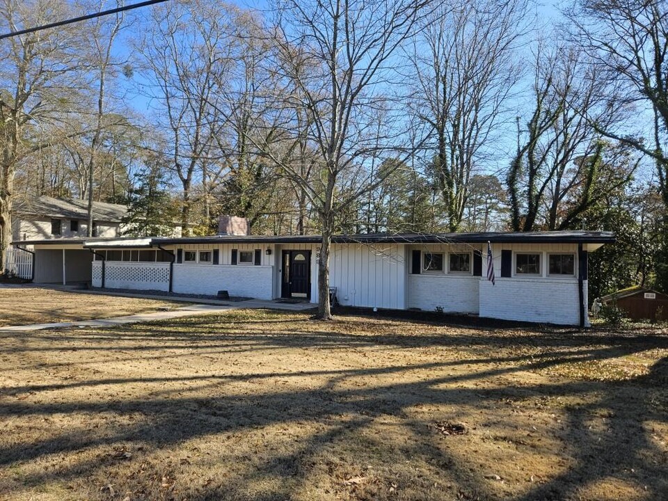 989 Rudolph St in Gainesville, GA - Building Photo