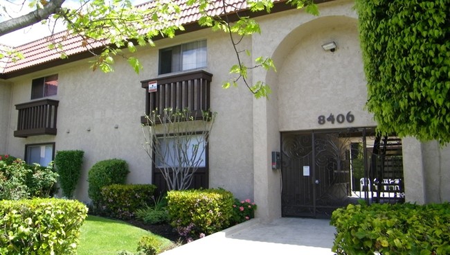 Whittier Santa Fe Apartments in Whittier, CA - Building Photo - Building Photo