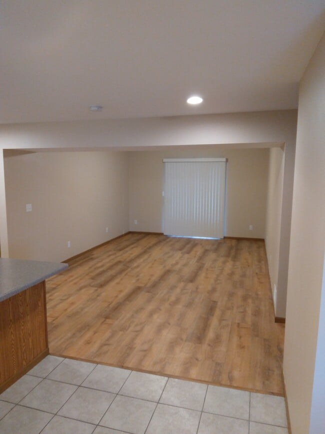 931 Minns Dr, Unit 3 in Machesney Park, IL - Foto de edificio - Building Photo