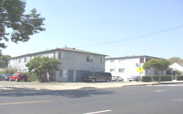 2966 E 8th St in Los Angeles, CA - Foto de edificio