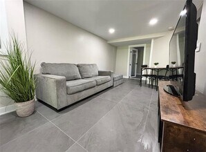 1187 Lynmoor Dr NE in Atlanta, GA - Building Photo - Building Photo