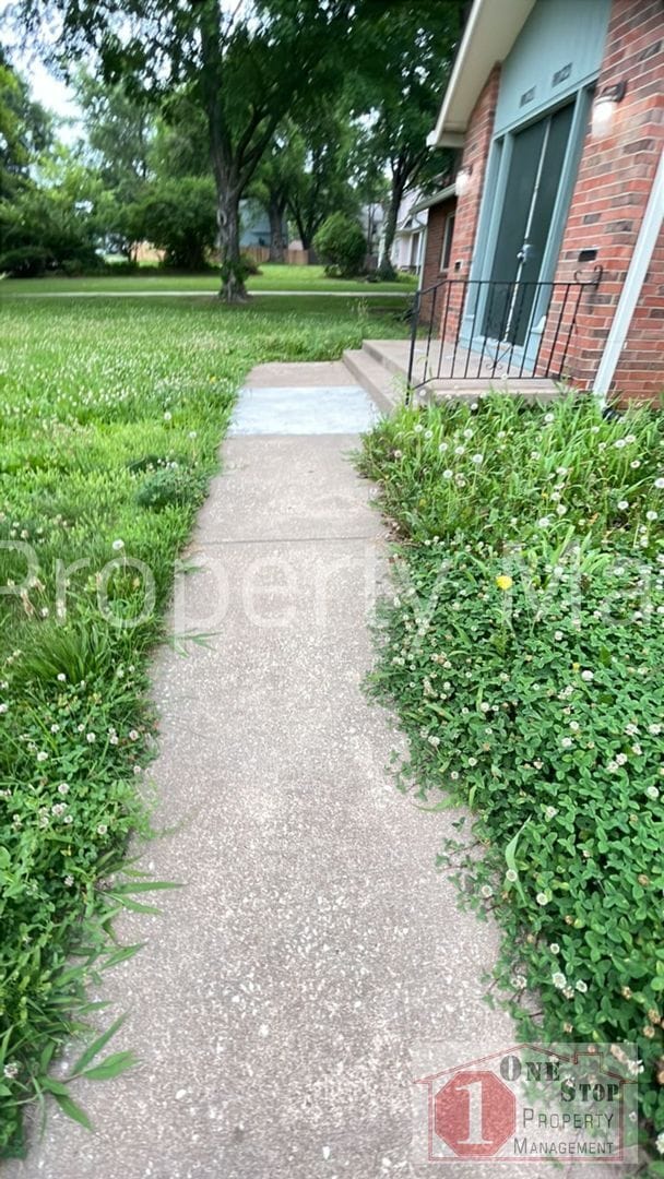 8021 Holmes Rd in Kansas City, MO - Building Photo - Building Photo