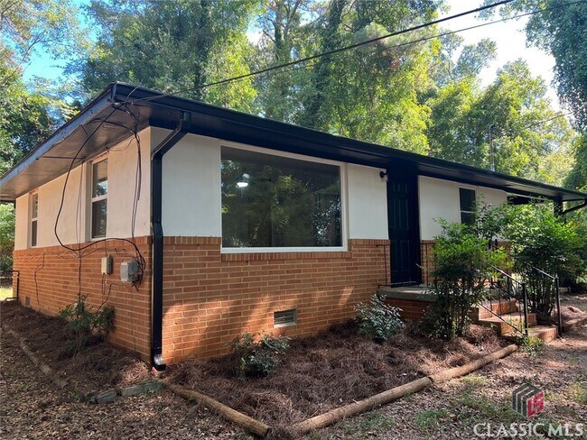 113 Whitehead Rd in Athens, GA - Building Photo - Building Photo