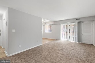 5340 C St SE, Unit 301 in Washington, DC - Building Photo - Building Photo