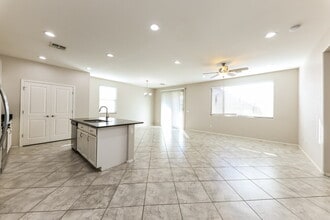 1287 N 166th Ave, Unit 318 in Goodyear, AZ - Building Photo - Building Photo