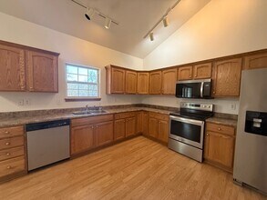 3444 W Dorchester Ridge in Peoria, IL - Foto de edificio - Building Photo