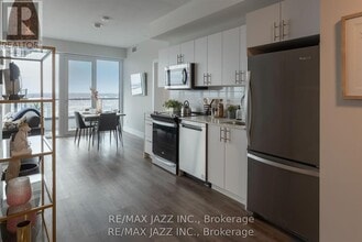 80 Bond St E in Oshawa, ON - Building Photo - Building Photo