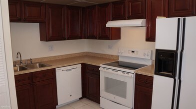 244 Klein Creek Ct-Unit -Apt 3C in Carol Stream, IL - Building Photo - Building Photo