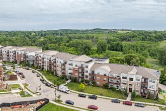 Poplar Creek NorthTown in Brookfield, WI - Building Photo - Building Photo