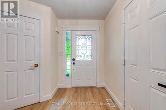 64 Templewood Dr in Kitchener, ON - Building Photo - Building Photo