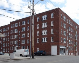 310 Walnut St in Holyoke, MA - Building Photo - Building Photo