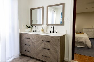 15403 Long Creek St in San Antonio, TX - Foto de edificio - Building Photo