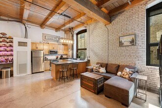 127 5th St NE, Unit 106 in Minneapolis, MN - Foto de edificio - Building Photo
