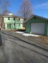2509 Skiparee Rd, Unit 1434 in Bennington, VT - Building Photo