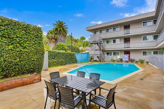 Garfield Apartments in Monterey Park, CA - Foto de edificio - Building Photo