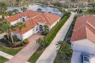 4352 Montalvo Ct in Naples, FL - Building Photo - Building Photo