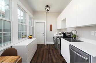 1002 W Mulberry Ave, Unit 3 in San Antonio, TX - Foto de edificio - Building Photo