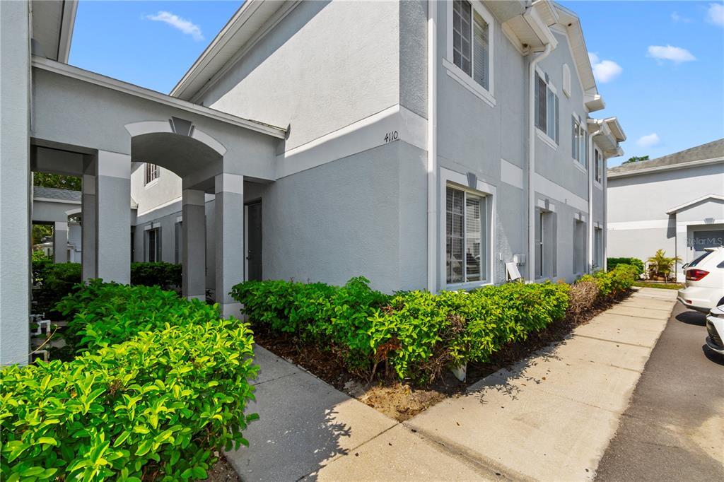 4110 Waterside Island Ct in Tampa, FL - Building Photo
