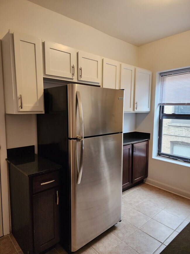 property at 1714 W Jonquil Terrace