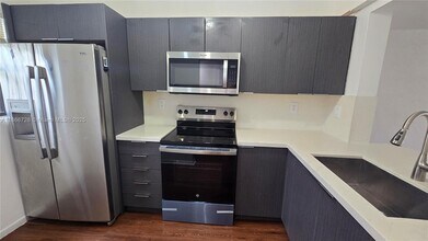 8060 SW 152nd Ave in Miami, FL - Building Photo - Building Photo