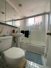 123 Sewall Ave, Unit 1A in Brookline, MA - Foto de edificio - Building Photo