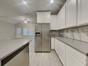 227 Murrieta Ln in Arcola, TX - Foto de edificio - Building Photo