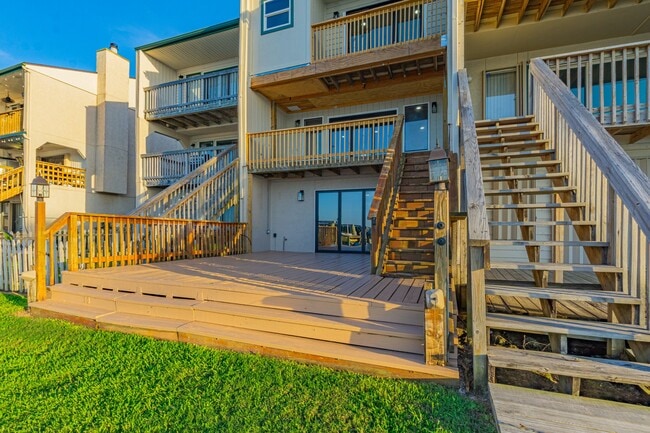 property at 810 Eglin Pkwy NE