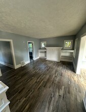 202 Burton Ave in Akron, OH - Foto de edificio - Building Photo