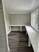 46 Center Rd in Bedford, OH - Foto de edificio - Building Photo