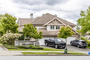 Pinnacle Ridge in Coquitlam, BC - Building Photo