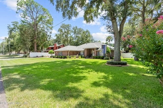 6656 Rivercrest Dr in Jacksonville, FL - Building Photo - Building Photo