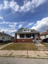 2211 W Columbia St in Evansville, IN - Building Photo - Building Photo