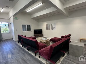 18615 Sonoma Hwy in Sonoma, CA - Building Photo - Building Photo