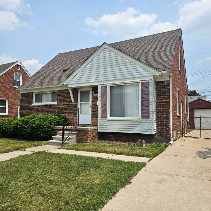 26230 Koontz St in Roseville, MI - Building Photo