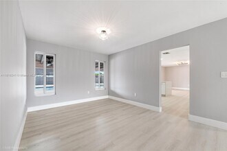 13410 SW 21st St in Miami, FL - Building Photo - Building Photo