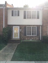 2241 Kingsbrook Dr in Richmond, VA - Building Photo