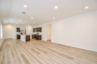 1131 Tempranillo Wy in Houston, TX - Building Photo - Building Photo