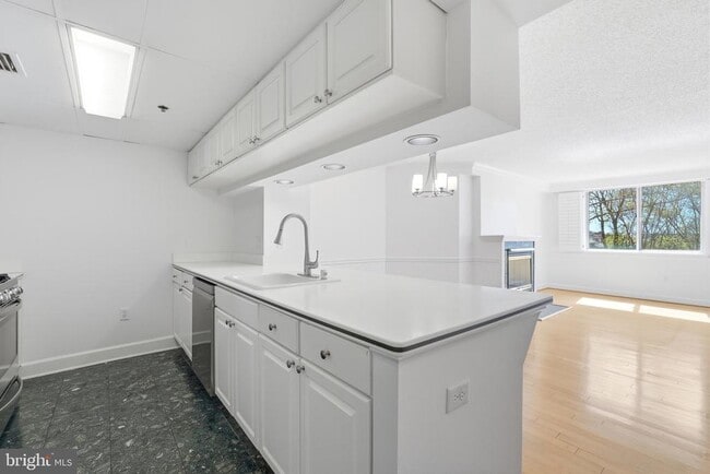 property at 1276 N Wayne St