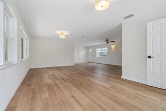 8916 Memorial Hwy in Tampa, FL - Building Photo - Building Photo