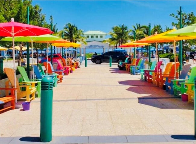 229 E Commercial Blvd in Lauderdale-by-the-Sea, FL - Foto de edificio - Building Photo