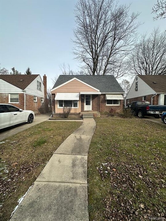 795 Sunningdale Dr in Inkster, MI - Building Photo