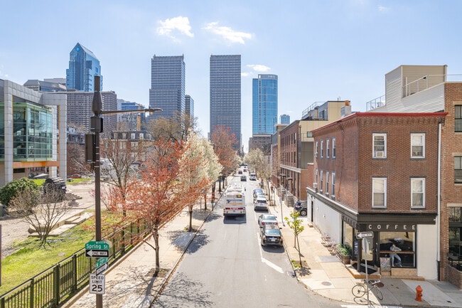 2100 Spring St in Philadelphia, PA - Foto de edificio - Building Photo