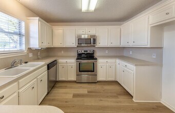 6305 5th St in Lubbock, TX - Building Photo - Building Photo