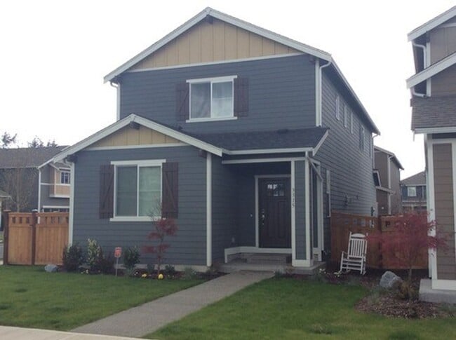 property at 3315 Hydra St NE
